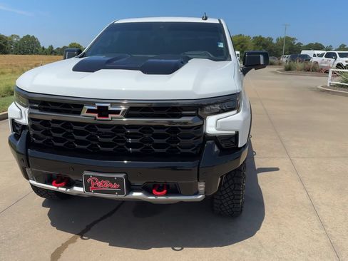Used 2026 Chevrolet Silverado 1500 ZR2 AWD/4WD image 4