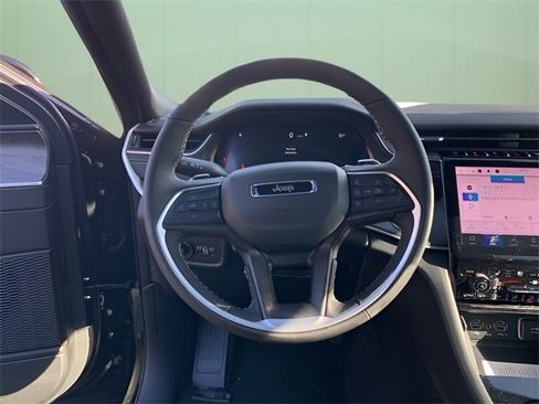 New 2025 Jeep Grand Cherokee L Limited w/ Luxury Tech Group II image 19