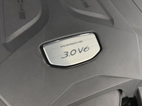 Used 2022 Porsche Cayenne Platinum Edition AWD/4WD image 65