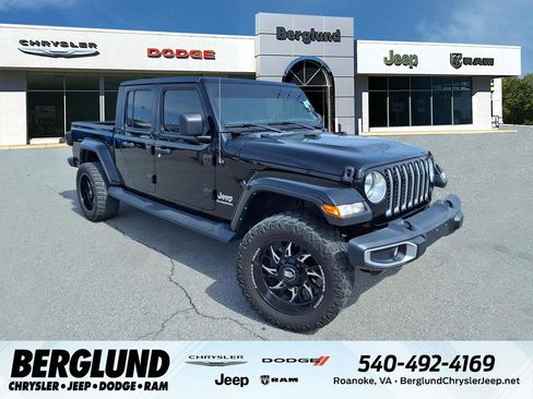 Used 2022 Jeep Gladiator Overland w/ Popular Equipment Package image 1