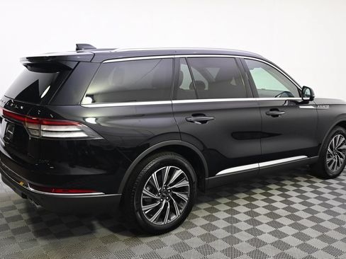Certified 2025 Lincoln Aviator AWD image 7