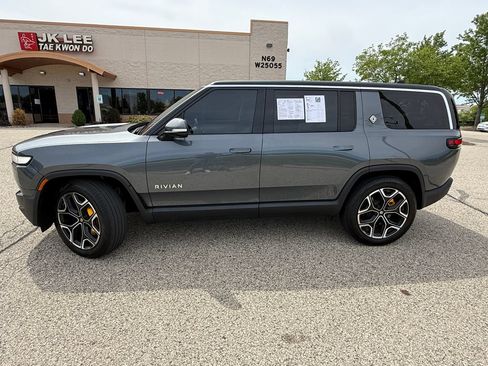 Used 2023 Rivian R1S Launch Edition AWD/4WD image 2