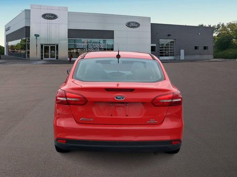 Used 2015 Ford Focus SE w/ Reverse Sensing Package image 9