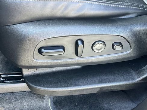 Used 2021 Buick Enclave Avenir w/ Avenir Technology Package AWD/4WD image 32