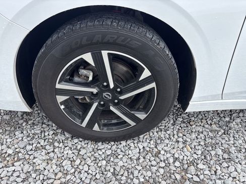 Used 2024 Nissan Sentra SV FWD image 9
