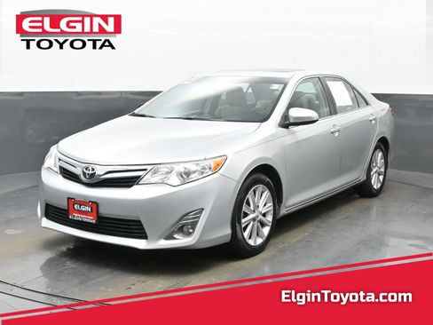 Used 2014 Toyota Camry XLE image 1
