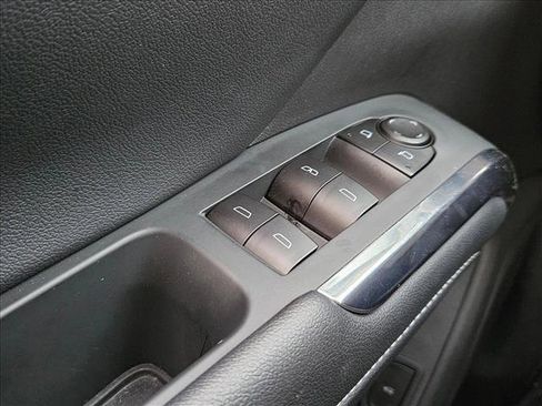 Used 2026 Chevrolet Traverse LT image 18