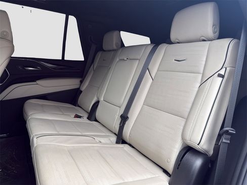 Used 2022 Cadillac Escalade Sport w/ Touring Package image 11