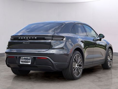 Used 2025 Porsche Macan 4 Electric AWD/4WD image 8