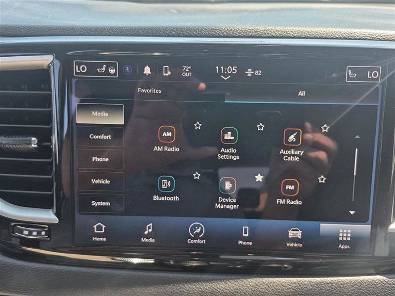 Used 2023 Chrysler Pacifica Touring-L FWD image 20