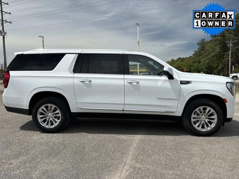 Used 2024 GMC Yukon XL SLT w/ SLT Luxury Package AWD/4WD image 2