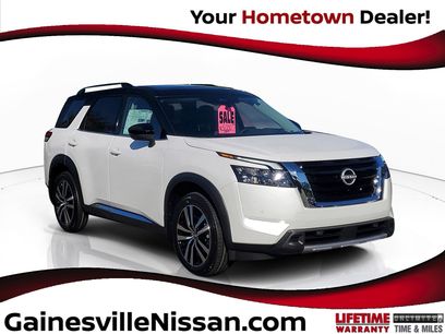 New 2025 Nissan Pathfinder Platinum w/ Cargo Package