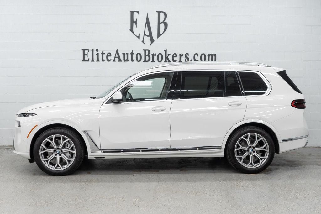 Used 2026 BMW X7 xDrive40i w/ Premium Package AWD/4WD image 2