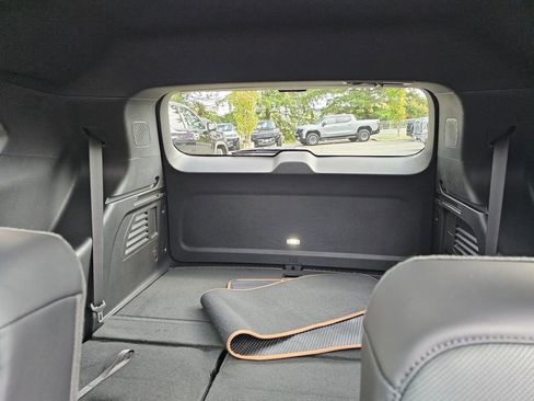 New 2026 GMC Acadia AT4 w/ Luxury Package image 21