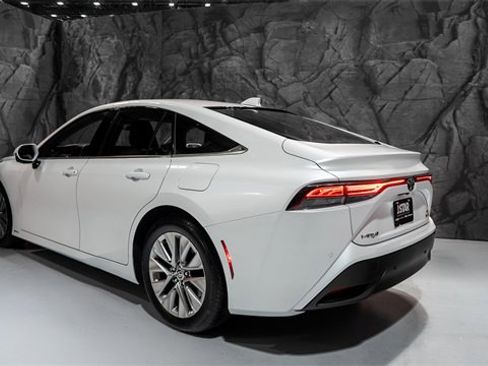 Used 2024 Toyota Mirai XLE w/ Advanced Technology Package image 20