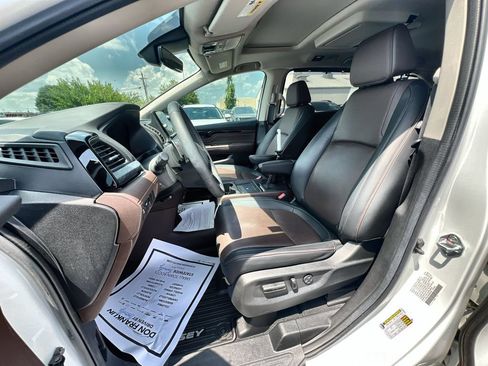 Used 2025 Honda Odyssey Elite image 11