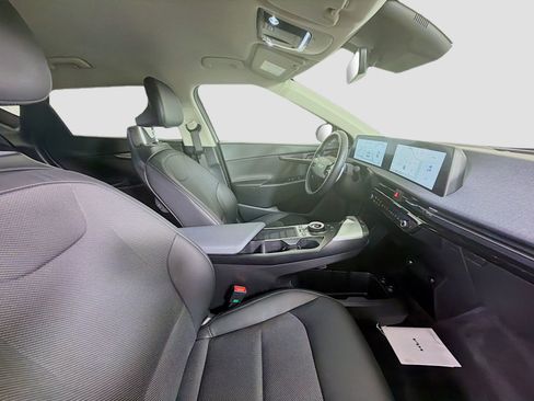 Used 2024 Kia EV6 Light RWD image 29