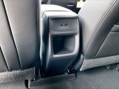 New 2026 Chevrolet Trax RS w/ Sunroof Package FWD image 18