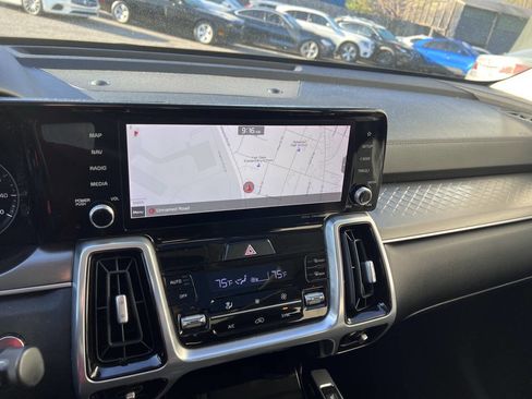 Used 2022 Kia Sorento SX image 20