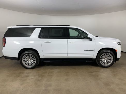 Used 2023 Chevrolet Suburban RST w/ Luxury Package image 7
