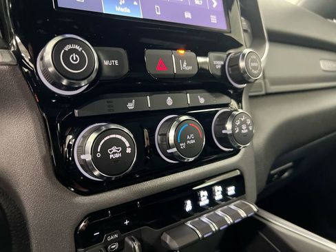Used 2025 RAM 1500 Big Horn AWD/4WD image 15