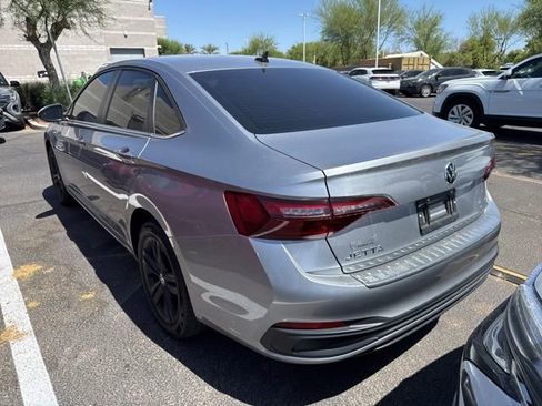 Used 2024 Volkswagen Jetta SE w/ Panoramic Sunroof Package FWD image 3
