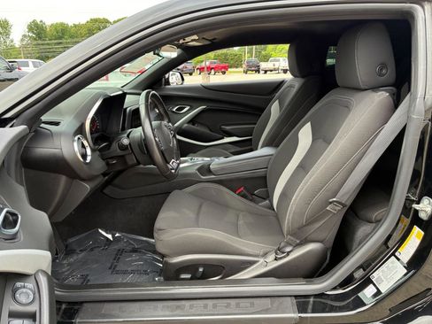 Used 2018 Chevrolet Camaro SS RWD image 12
