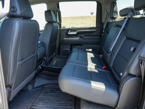 Used 2024 GMC Sierra 2500 SLT AWD/4WD image 19