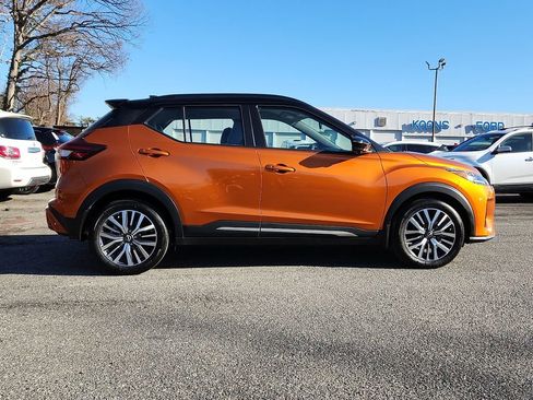 Certified 2024 Nissan Kicks SR w/ SR Premium Package image 8