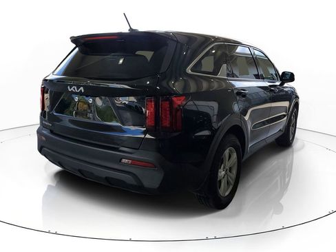 Used 2023 Kia Sorento LX FWD image 6