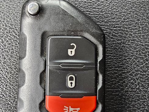 Used 2021 Jeep Wrangler Unlimited Sahara w/ Uconnect 4C Nav & Sound Group image 25