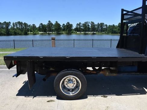 Used 2020 RAM 5500 Tradesman w/ Chrome Appearance Group AWD/4WD image 4