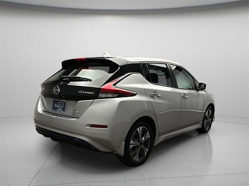 Used 2019 Nissan Leaf SV Plus w/ SV Plus Technology Package image 7
