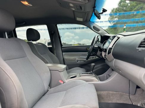 Used 2006 Toyota Tacoma PreRunner RWD image 18