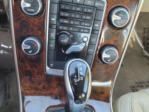 Used 2014 Volvo S60 T5 image 18