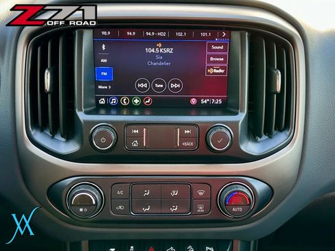Used 2021 Chevrolet Colorado Z71 AWD/4WD image 32
