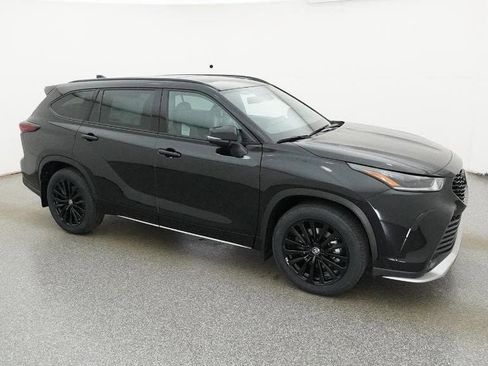 New 2026 Toyota Highlander XSE image 12