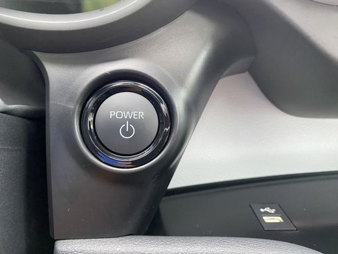 Used 2025 Toyota Sienna XSE image 26