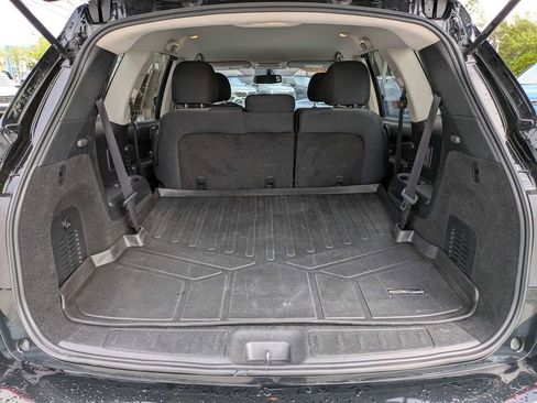 Used 2020 Nissan Pathfinder SV FWD image 13