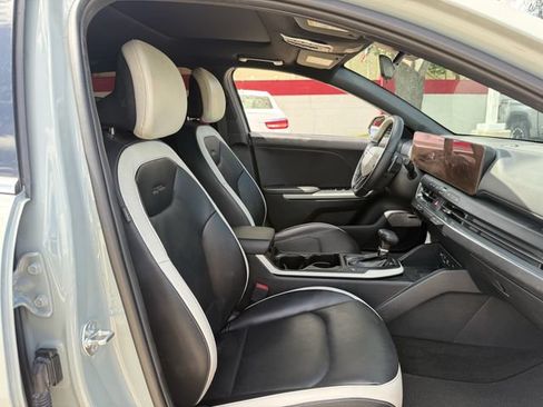 Used 2025 Kia K4 GT-Line Turbo FWD image 31