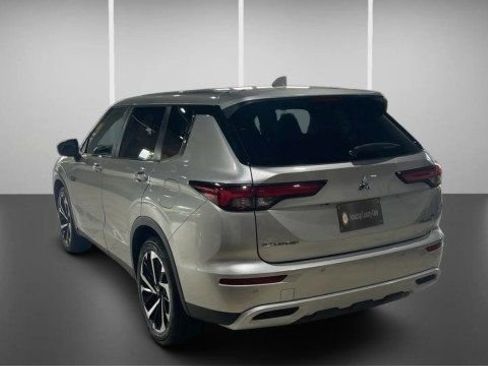 Used 2024 Mitsubishi Outlander SE AWD/4WD image 13