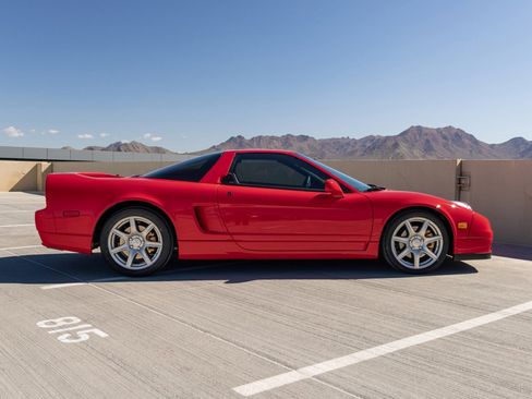 Used 2005 Acura NSX T image 16