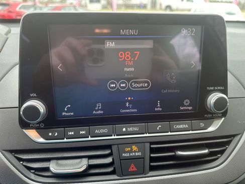 Used 2025 Nissan Altima 2.5 SR image 10