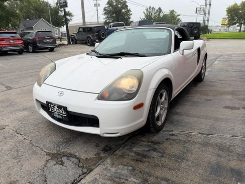 Used 2002 Toyota MR2 RWD image 4