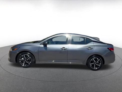 Used 2025 Nissan Sentra SV image 9