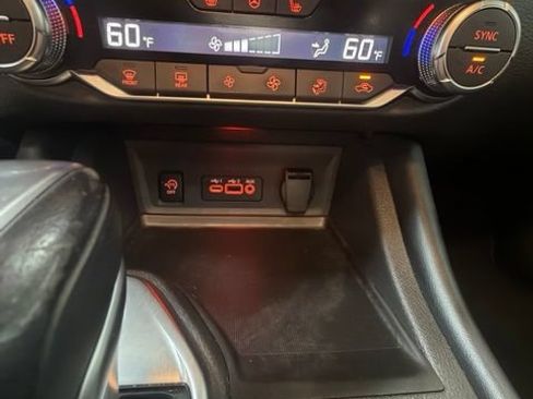 Used 2025 Nissan Sentra SR w/ SR Premium Package FWD image 18