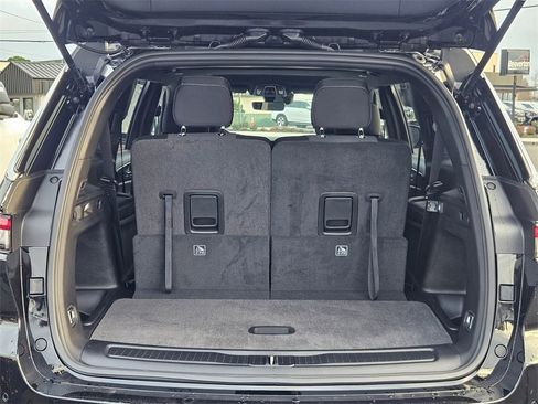 New 2025 Jeep Grand Cherokee L Laredo w/ Trailer Tow Package image 31