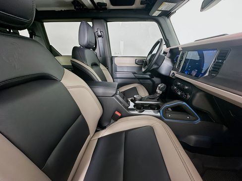 Used 2024 Ford Bronco Wildtrak image 41