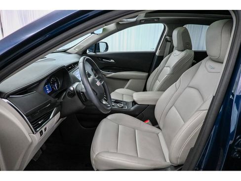 Certified 2022 Cadillac XT4 Premium Luxury w/ Enhanced Visibility Package AWD/4WD image 34