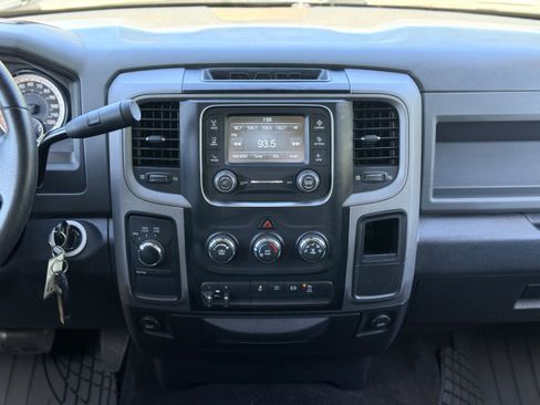 Used 2016 RAM 2500 Tradesman w/ Chrome Appearance Group AWD/4WD image 17